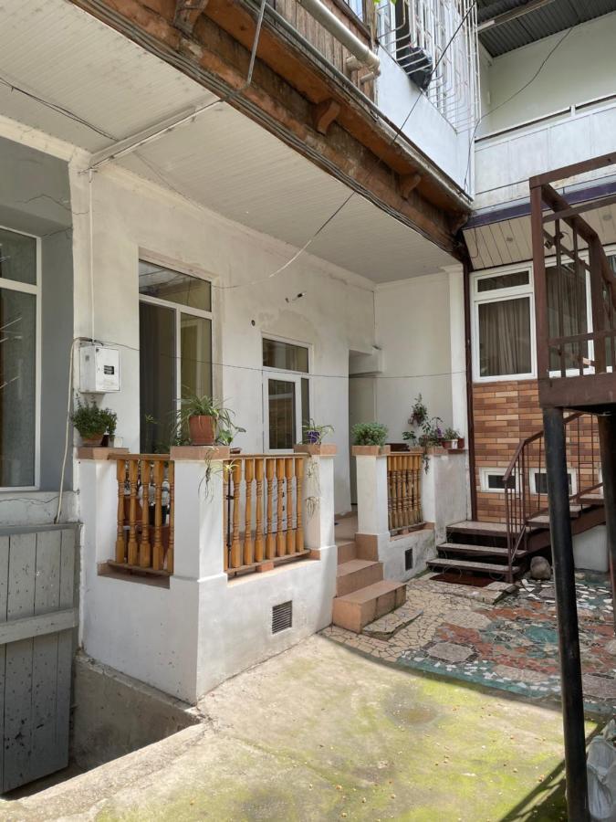 Leila Apartment Tbilisi Esterno foto