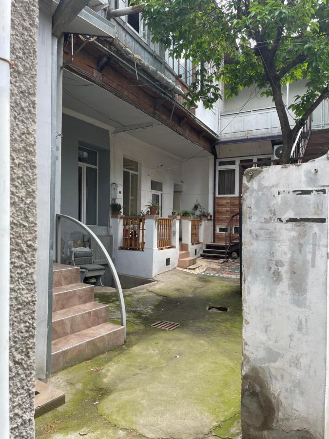 Leila Apartment Tbilisi Esterno foto