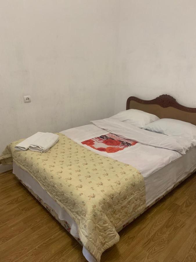 Leila Apartment Tbilisi Esterno foto