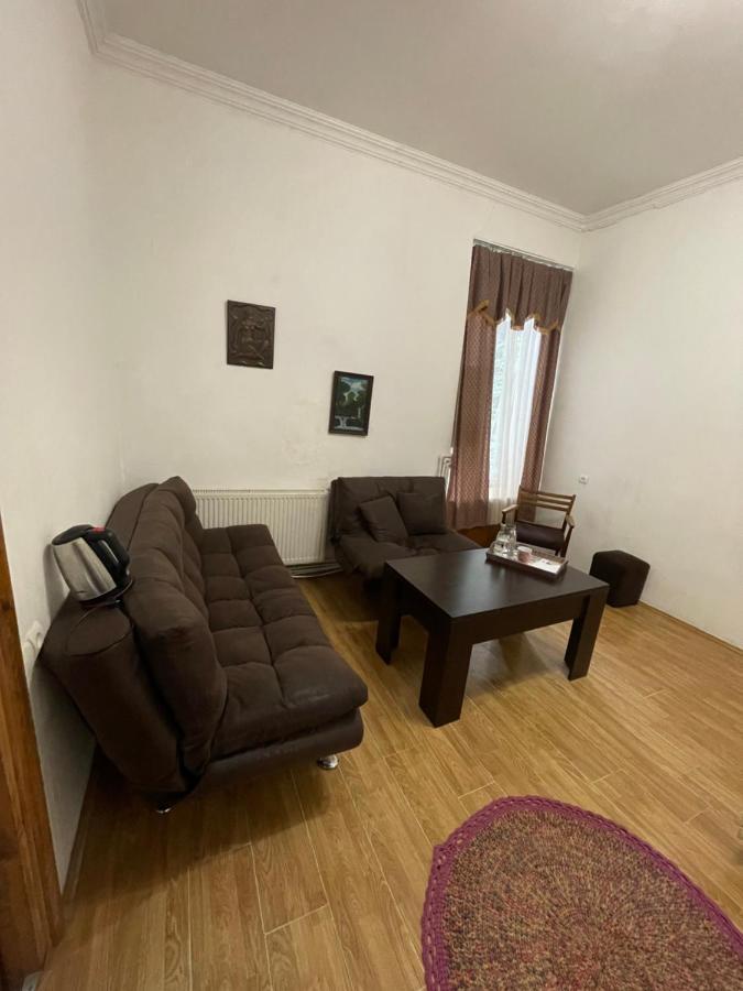 Leila Apartment Tbilisi Esterno foto